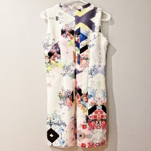 HYPR Sleeveless Abstract Colorful Pattern Dress - Picture 2 of 8